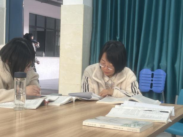 042abbd7a0ed9e6cde65628519d8bb8